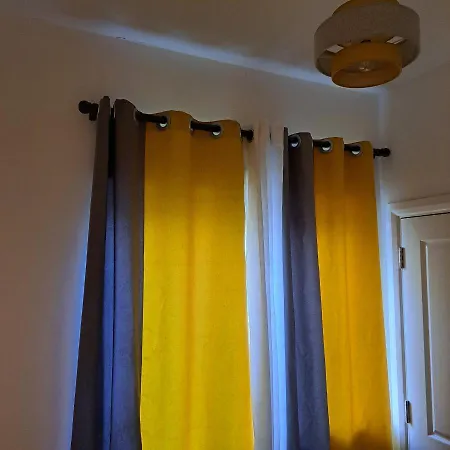 Lovely And Modern Groundfloor 1 Single Bedroom With Netflix, Tea/coffee/biscuits Bristol