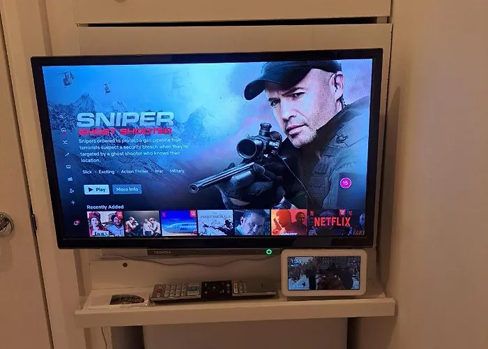 Lovely And Modern Groundfloor 1 Single Bedroom With Netflix, Tea/coffee/biscuits *