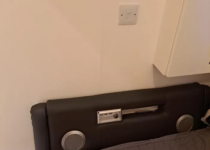 Lovely And Modern Groundfloor 1 Single Bedroom With Netflix, Tea/coffee/biscuits