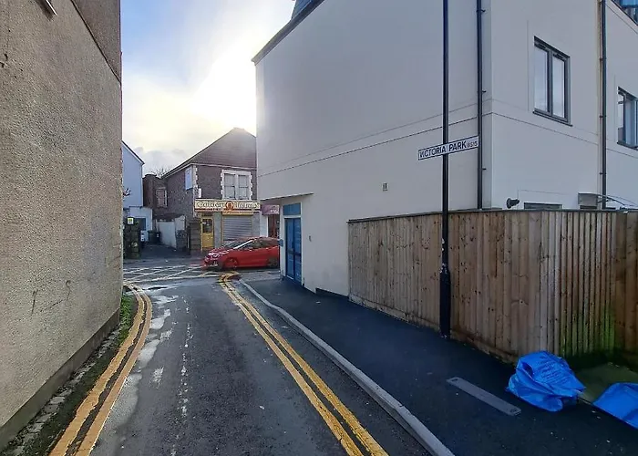 Lovely And Modern Groundfloor 1 Single Bedroom With Netflix, Tea/coffee/biscuits