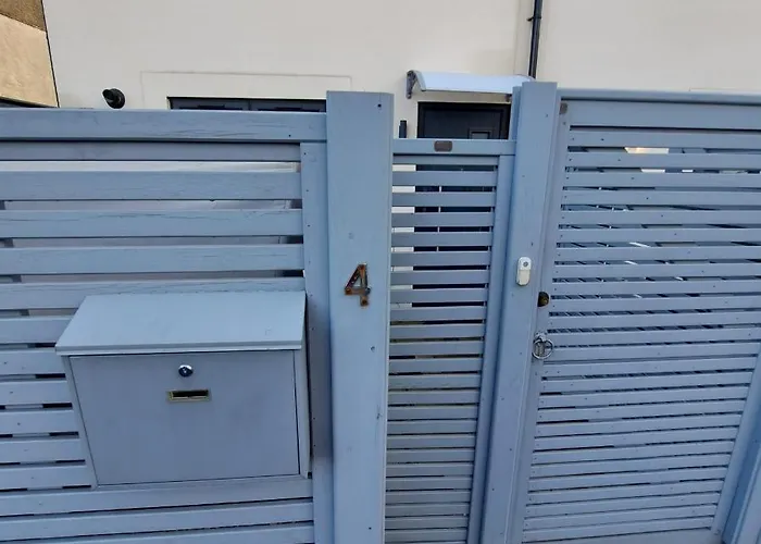 Lovely And Modern Groundfloor 1 Single Bedroom With Netflix, Tea/coffee/biscuits Pensionat