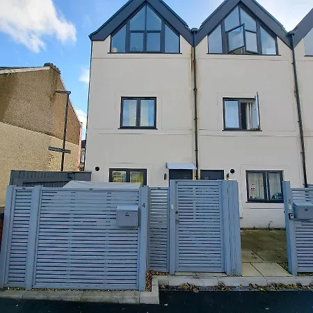 Lovely And Modern Groundfloor 1 Single Bedroom With Netflix, Tea/coffee/biscuits Affittacamere