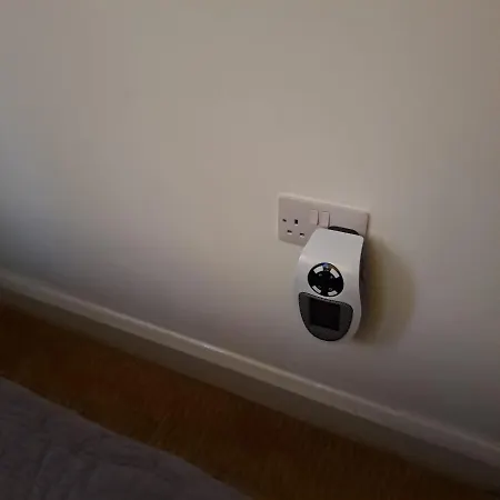 Lovely And Modern Groundfloor 1 Single Bedroom With Netflix, Tea/coffee/biscuits * Bristol