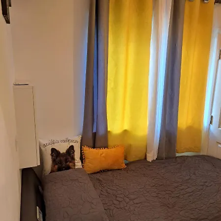 Vendégház Lovely And Modern Groundfloor 1 Single Bedroom With Netflix, Tea/coffee/biscuits