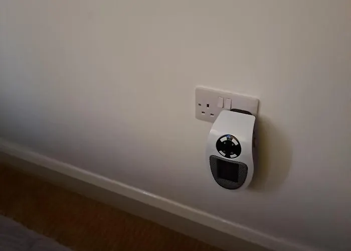 Lovely And Modern Groundfloor 1 Single Bedroom With Netflix, Tea/coffee/biscuits * ブリストル